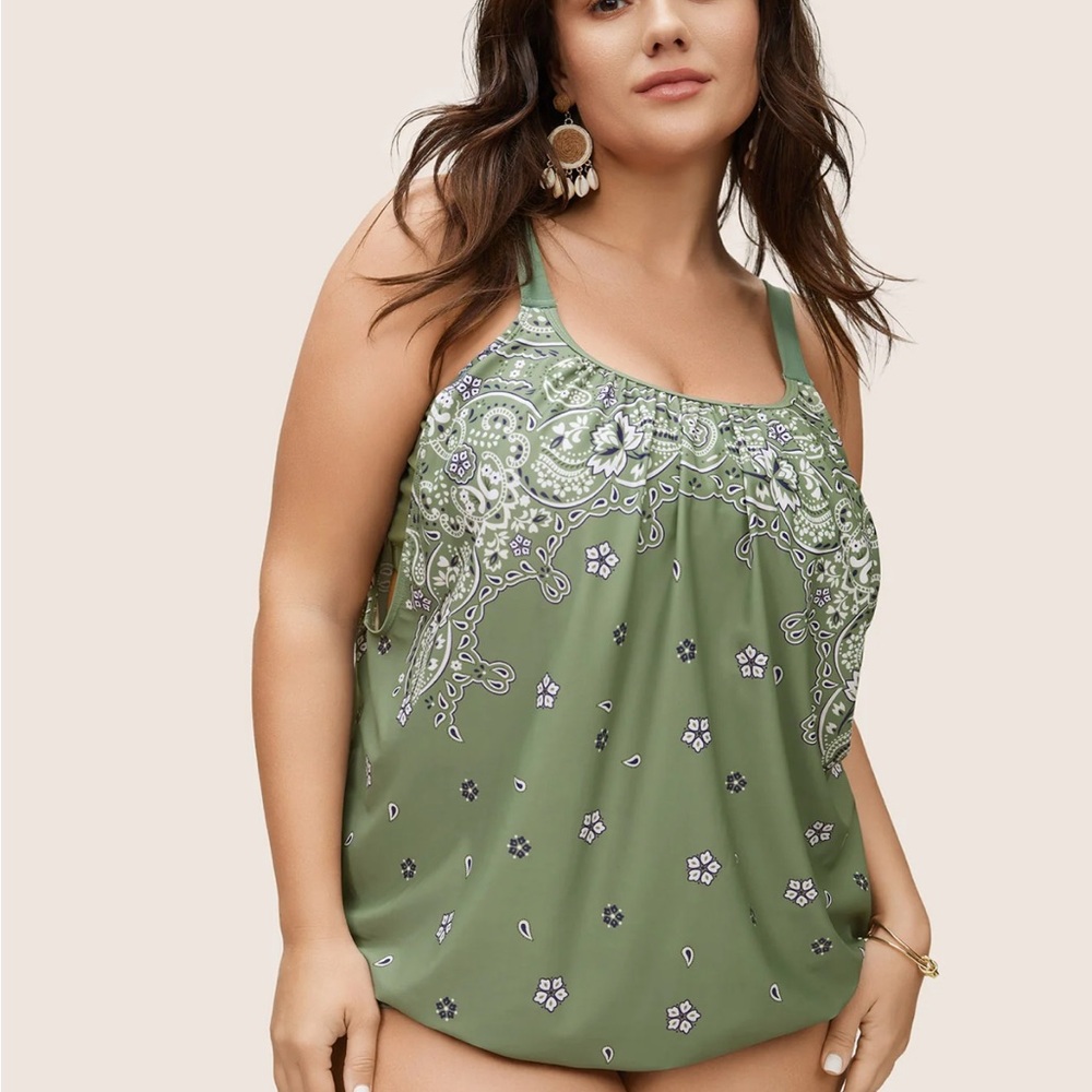 BloomChic Green Paisley Boho Print Cut Out Adjustable Straps Swim Top Tank Top